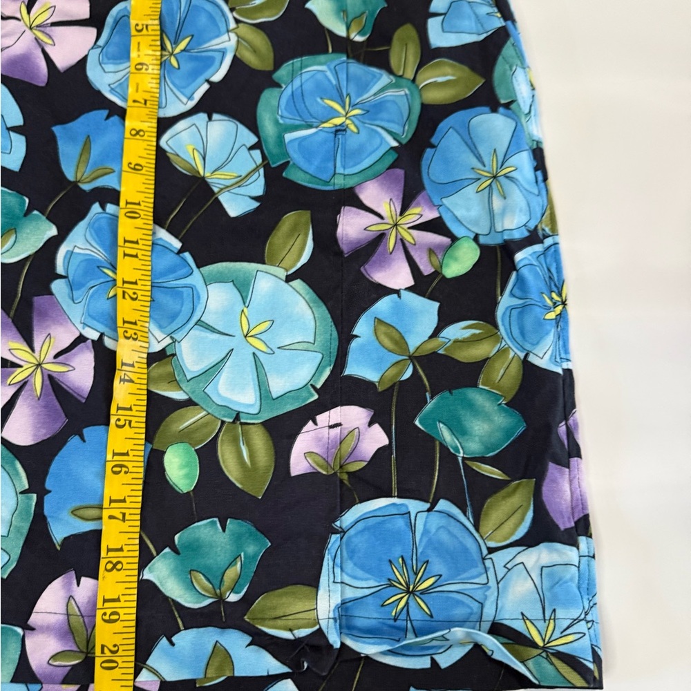 Talbots colorful Black floral pattern Skirt in size 12P - Picture 6 of 9